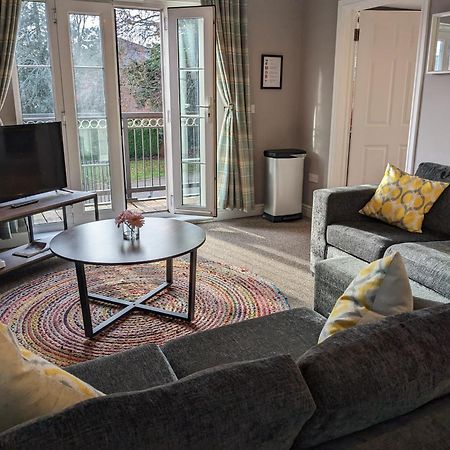 Stylish Modern Apartment, Free Secure Parking Allesley Exterior photo